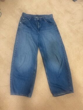 Uniqlo Wide-Leg Women’s Jeans in Medium Blue Wash